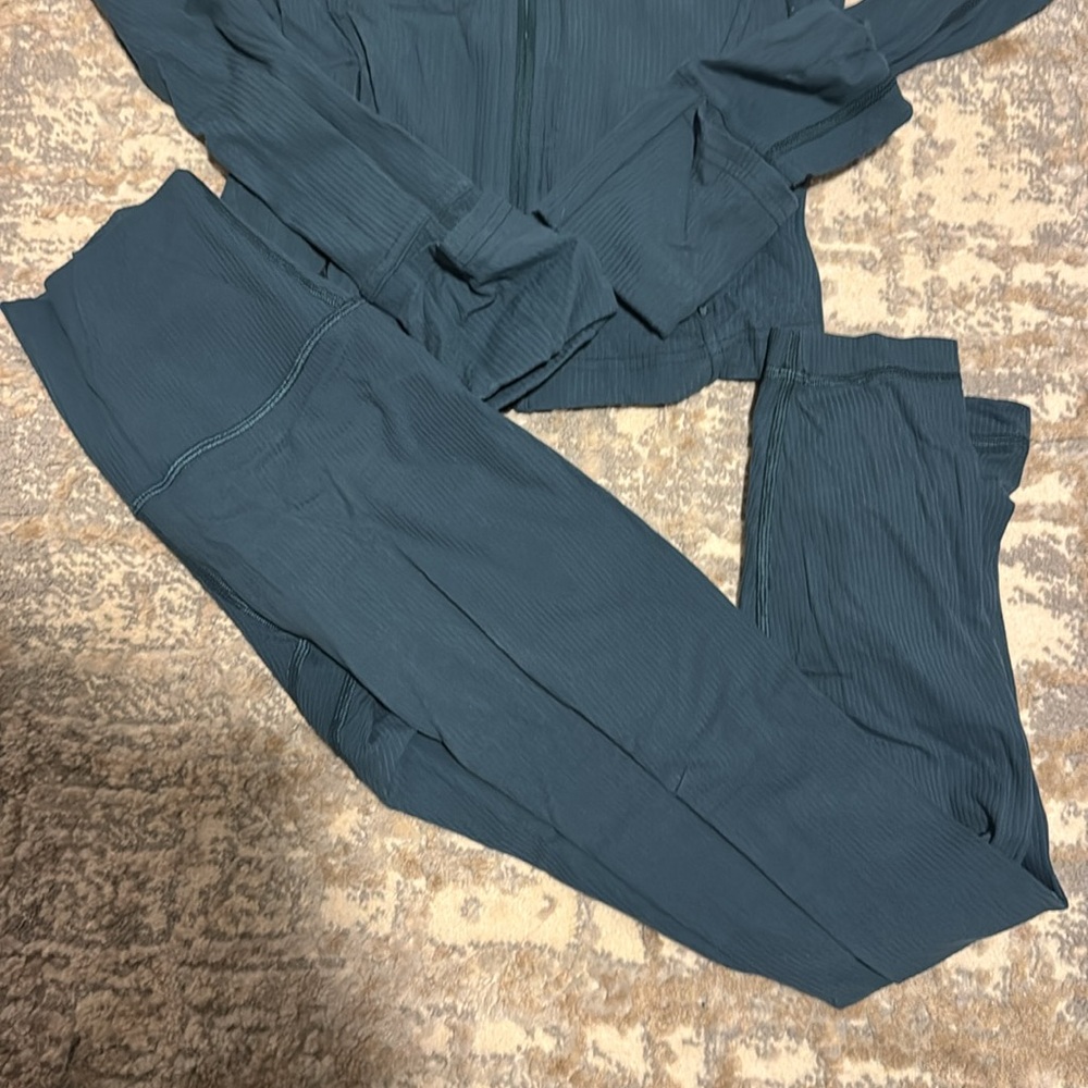 Lululemon Ribbed Set Perfect Condition - image 2